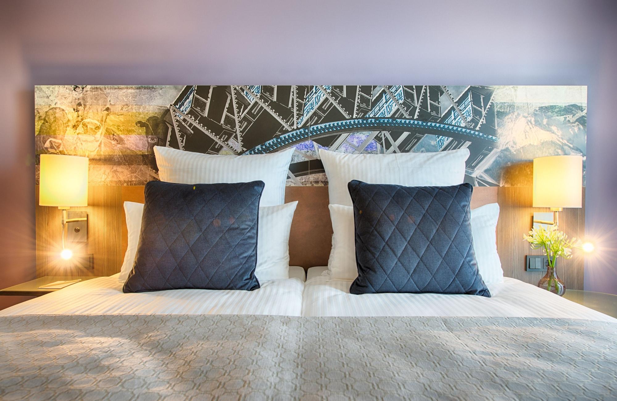 Leonardo East Hotel 4*