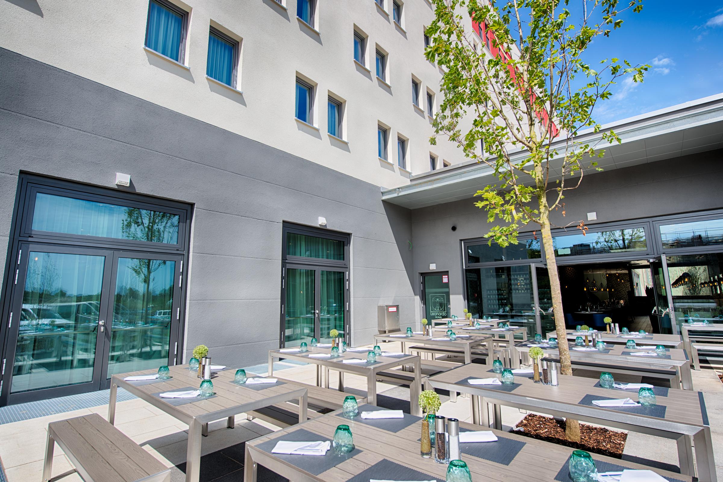 Leonardo East Отель 4*