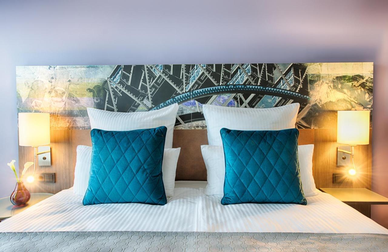 Leonardo East 4*